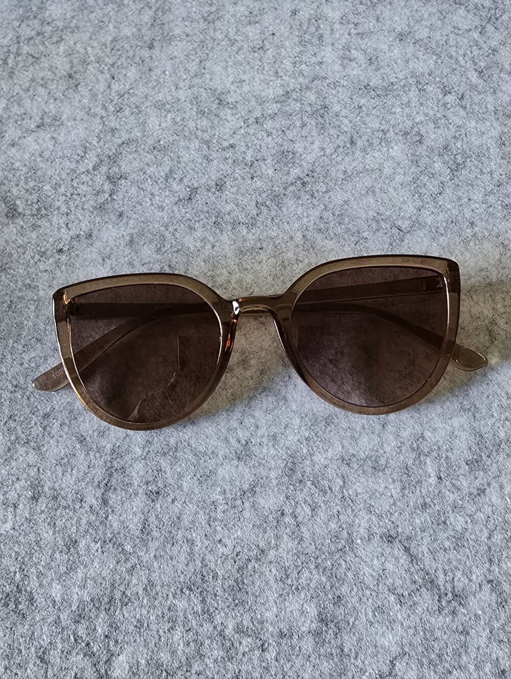 Stylish Brown Cat-Eye Women's Sunglasses